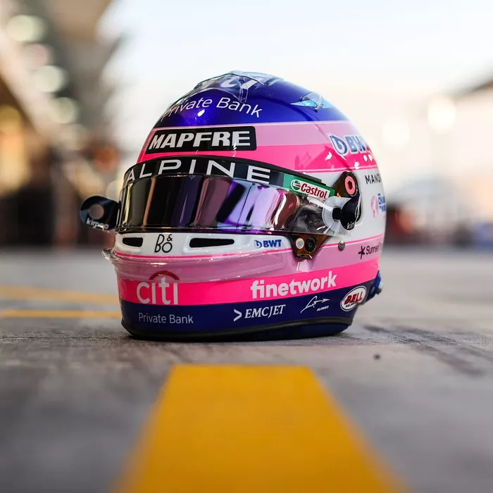 Casco de Fernando Alonso