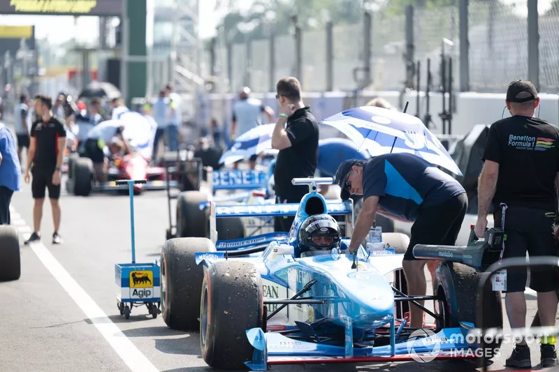 Démonstration de voitures historiques - Benetton B199
