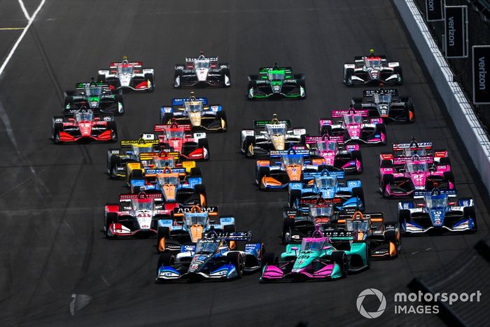 Graham Rahal, Rahal Letterman Lanigan Racing Honda, salida, Felix Rosenqvist, Arrow McLaren Chevrolet, Christian Lundgaard, Rahal Letterman Lanigan Racing Honda, Josef Newgarden, Team Penske Chevrolet, Devlin DeFrancesco, Andretti Steinbrenner Autosport H
