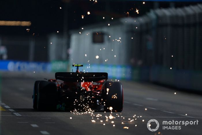 Carlos Sainz y Ferrari SF-23 echan chispas