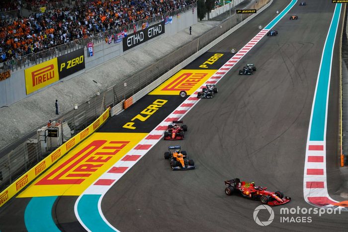 Carlos Sainz Jr., Ferrari SF21, Lando Norris, McLaren MCL35M, Charles Leclerc, Ferrari SF21