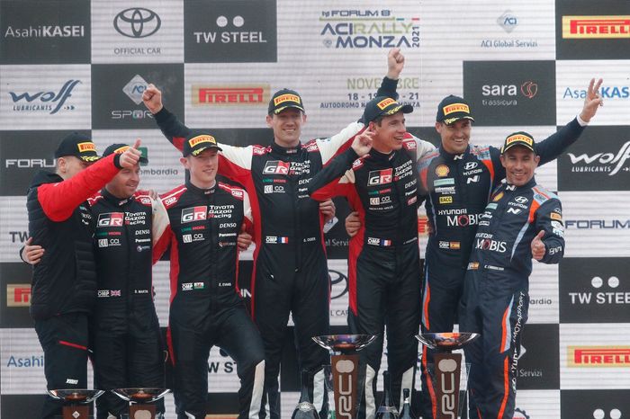 Podio: Ganadores Sébastien Ogier, Julien Ingrassia, Toyota Gazoo Racing WRT Toyota Yaris WRC, segundo lugar Elfyn Evans, Scott Martin, Toyota Gazoo Racing WRT Toyota Yaris WRC, tercer lugar Dani Sordo, Candido Carrera, Hyundai Motorsport Hyundai i20 Coupe WRC.