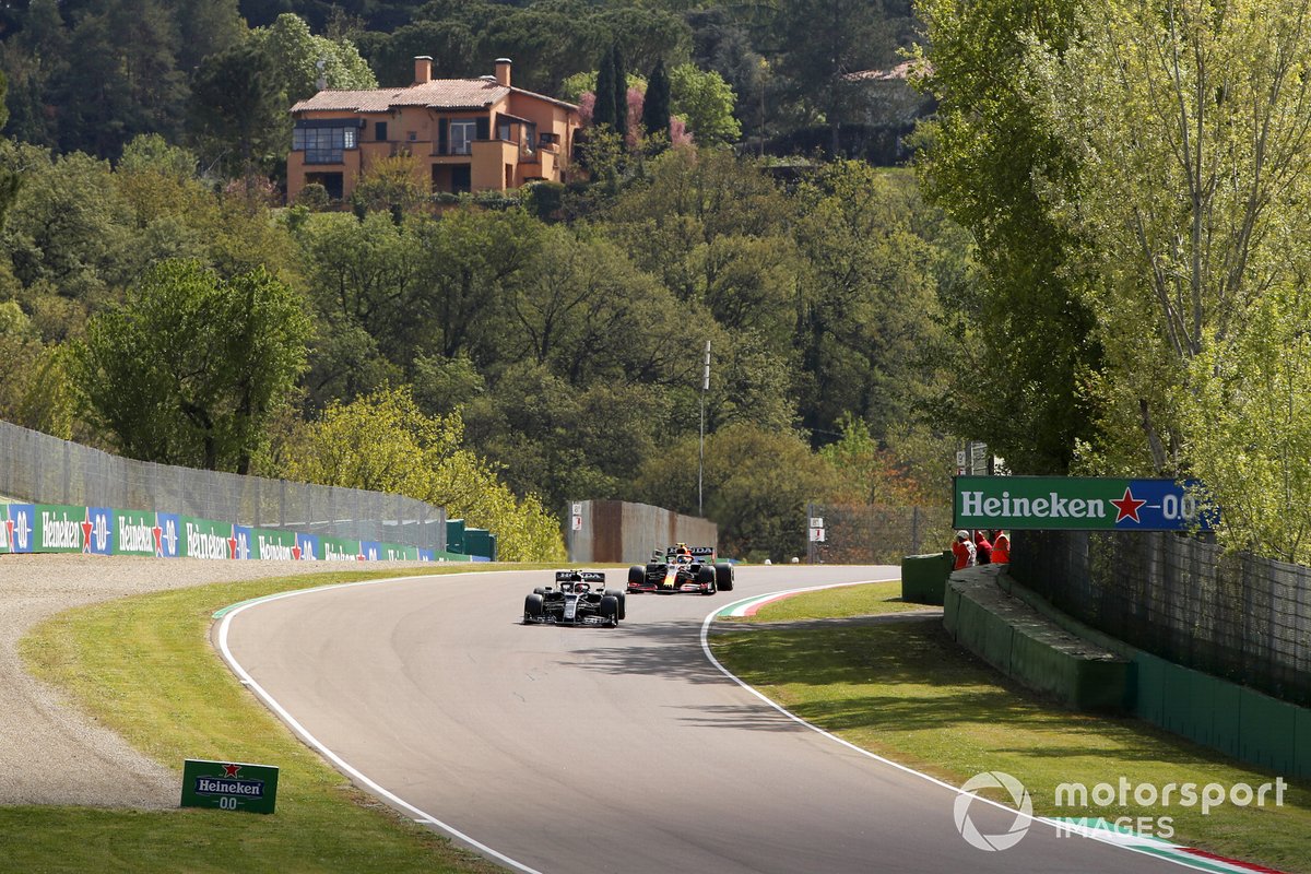 Pierre Gasly, AlphaTauri AT02, Sergio Perez, Red Bull Racing RB16B