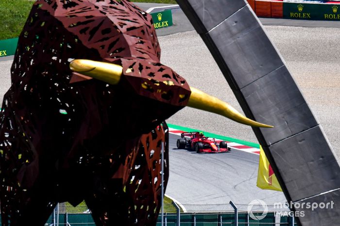 Carlos Sainz Jr., Ferrari SF21