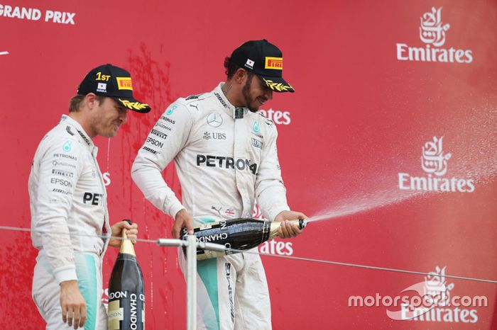 Podio: ganador, Nico Rosberg, Mercedes AMG F1, tercero Lewis Hamilton, Mercedes AMG F1