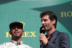 Podium : Lewis Hamilton, Mercedes AMG F1 avec Mark Webber, Porsche Team WEC / Channel 4