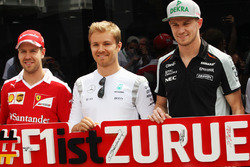 (L to R): Sebastian Vettel, Ferrari; Nico Rosberg, Mercedes AMG F1; and Nico Hulkenberg, Sahara Forc