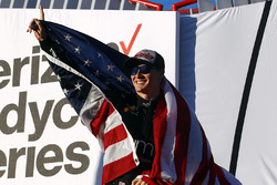 2017-kampioen Josef Newgarden, Team Penske Chevrolet viert feest