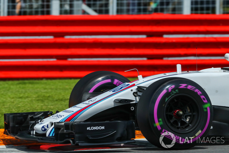 Носовой обтекатель и переднее антикрыло Williams FW40 Лэнса Стролла