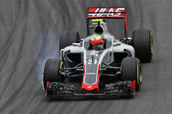 Esteban Gutierrez, Haas F1 Team VF-16 blokkeert de banden bij het remmen