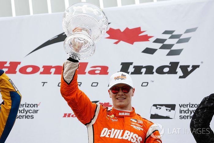 Josef Newgarden venceu o GP de Toronto da Indy. Helio Castroneves foi o oitavo e Tony Kanaan, o 19º.