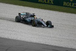 Lewis Hamilton, Mercedes-Benz F1 W08 runs wide through the gravel