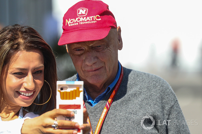 Niki Lauda, Presidente no ejecutivo de Mercedes AMG F1 fans selfie