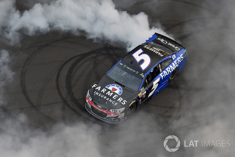 Ganador de la carrera Kasey Kahne, Hendrick Motorsports Chevrolet