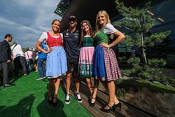 Daniel Ricciardo, Red Bull Racing y las chicas