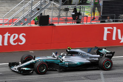 Race winner Valtteri Bottas, Mercedes AMG F1