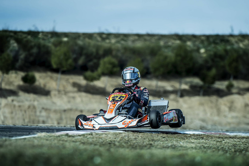 Carlos Sainz Jr., Scuderia Toro Rosso traint op de Karting Club Correcaminos in Recas