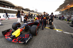 Naomi Cambell; Max Verstappen, Red Bull Racing RB13