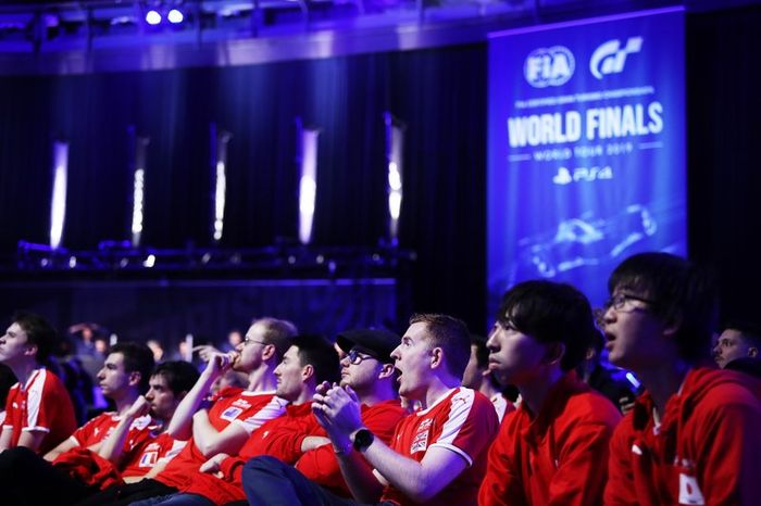 Los competidores observan durante las semifinales de la Copa Africana de Naciones