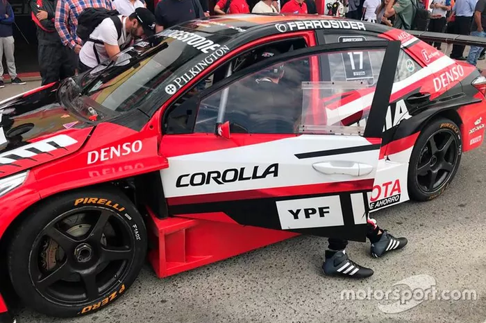 Fernando Alonso al volante del Toyota Corolla de Súper TC2000