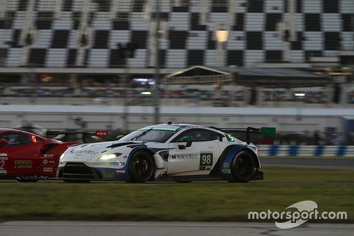 #98 Aston Martin Racing Aston Martin Vantage GT3: Pedro Lamy, Ross Gunn, Mathias Lauda, Andrew Watson