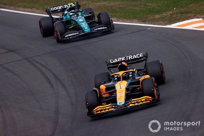 Daniel Ricciardo, McLaren MCL36, Sebastian Vettel, Aston Martin AMR22