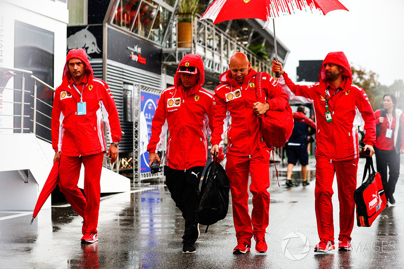 Kimi Raikkonen, Ferrari, tiba di paddock
