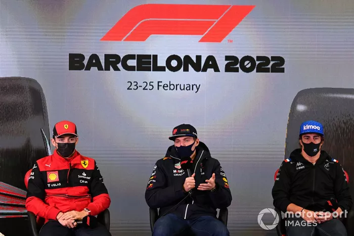 Charles Leclerc, Ferrari, Max Verstappen, Red Bull Racing, Fernando Alonso, Alpine F1 Team, en la rueda de prensa