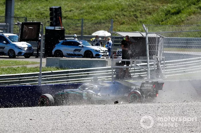 Choque de Valtteri Bottas, Mercedes AMG W10 