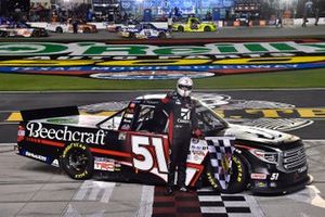 Race Winner Kyle Busch, Kyle Busch Motorsports, Toyota Tundra