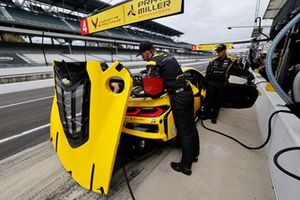 #4 Corvette Racing by Pratt Miller Motorsports Corvette Z06 GT3.R: Tommy Milner, Nicky Catsburg