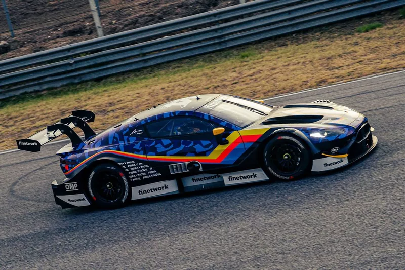 Fernando Alonso teste l'Aston Martin DTM 2019