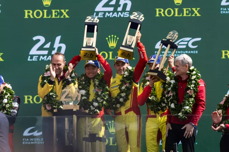 Podium : Vainqueur de la course #83 AF Corse Ferrari 499P : Robert Kubica, Yifei Ye, Philip Hanson