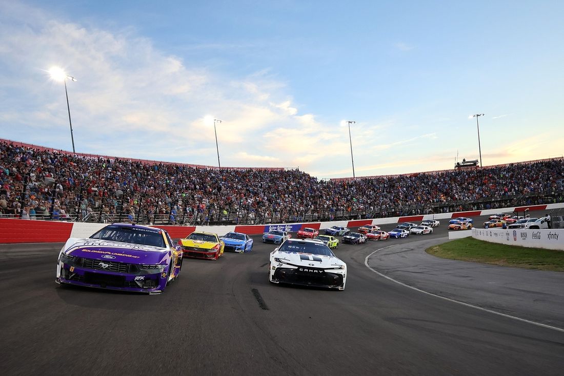 Brad Keselowski, Roush Fenway Keselowski Racing Ford, Christopher Bell, Joe Gibbs Racing Toyota
