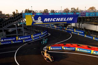 Andre Lotterer, DS TECHEETAH, DS E-Tense FE19 devance Nelson Piquet Jr., Panasonic Jaguar Racing, Jaguar I-Type 3
