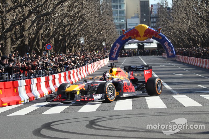 Демозаїзди Red Bull у Токіо