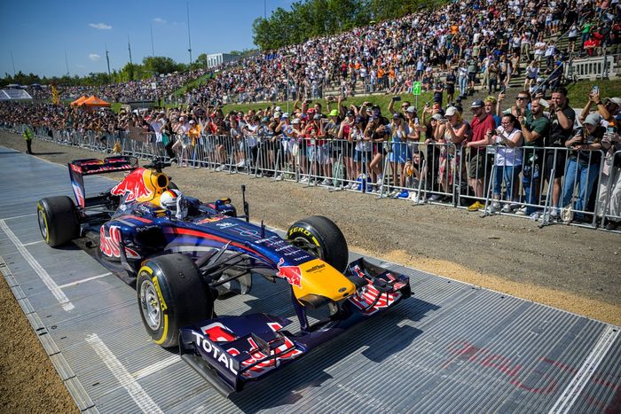 Sebastian Vettel, Red Bull RB 7
