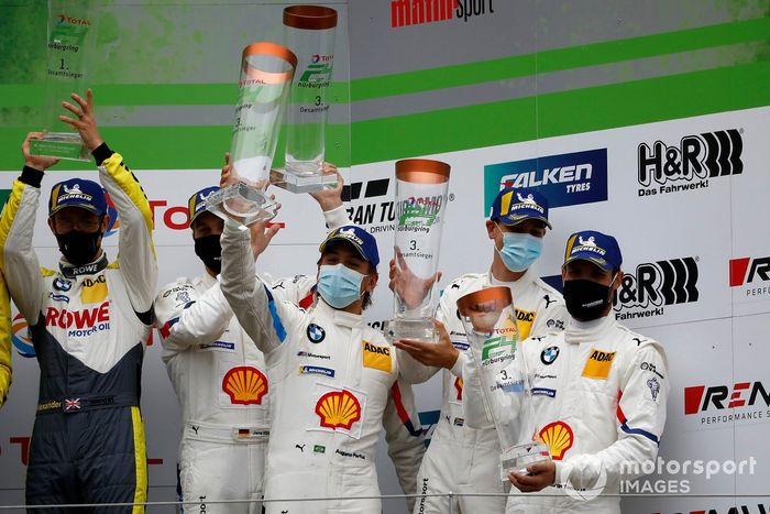 Podio: #42 BMW Team Schnitzer BMW M6 GT3: Augusto Farfus, Jens Klingmann, Martin Tomczyk, Sheldon van der Linde