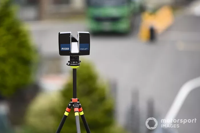 Una cámara de control en la pista