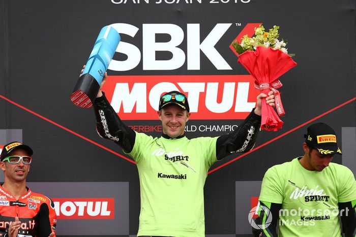 El ganador de la carrera Jonathan Rea, Kawasaki Racing