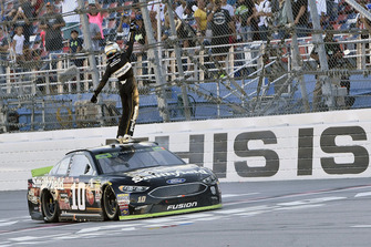 Race winner Aric Almirola, Stewart-Haas Racing