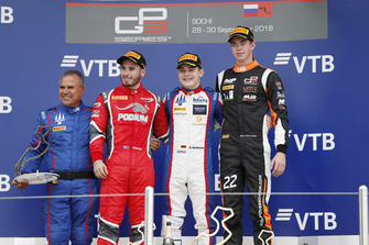 Podium: winnaar David Beckmann, Trident, tweede Joey Mawson, Arden International, derde Richard Verschoor, MP Motorsport