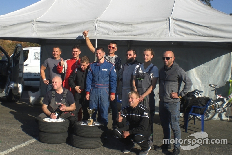Колективне фото Sport Car Service після 3-го місця в заліку команд