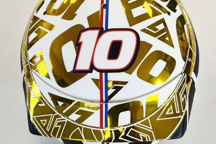 Casco de Pierre Gasly, AlphaTauri