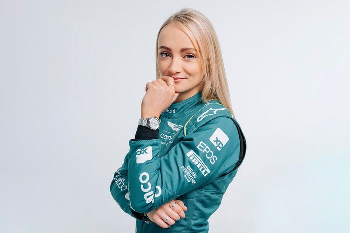 Jessica Hawkins, piloto de desarrollo, Aston Martin