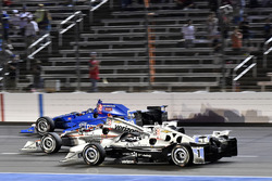 Simon Pagenaud, Team Penske Chevrolet, Will Power, Team Penske Team Penske Chevrolet, Tony Kanaan, Chip Ganassi Racing Honda