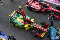 Победитель - Лукас ди Грасси, ABT Schaeffler Audi Sport в закрытом парке