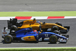 Felipe Nasr, Sauber C35 en Jolyon Palmer, Renault Sport F1 Team RS16