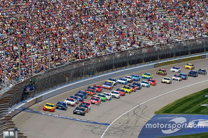 Inicio: Joey Logano, Team Penske Ford líder