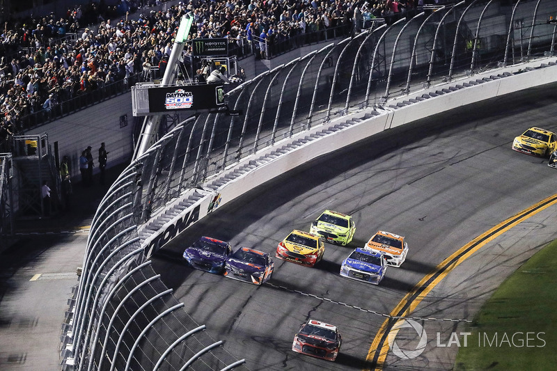 Austin Dillon, Richard Childress Racing Chevrolet Camaro, checkered flag, win